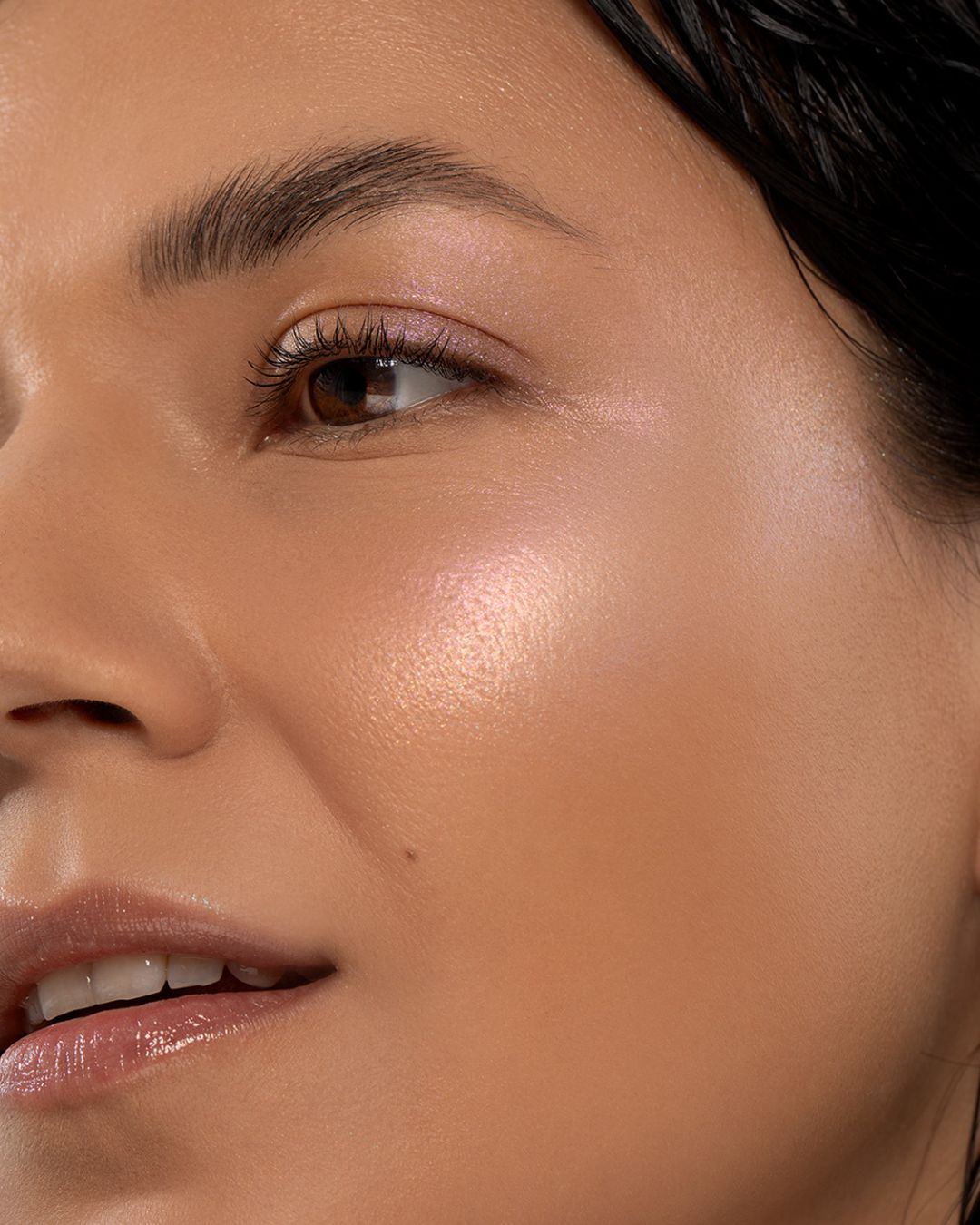GLAM RIOT RAINBOW RAVE highlighter