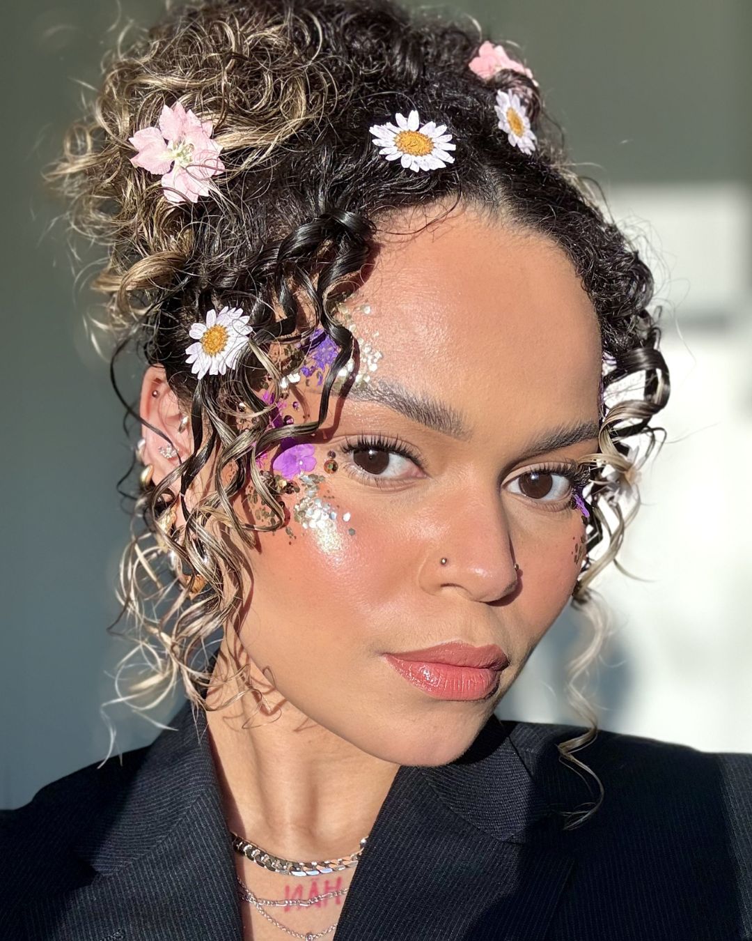 GLITTERNISTI Face Flowers kasvokukat Plum Blossom