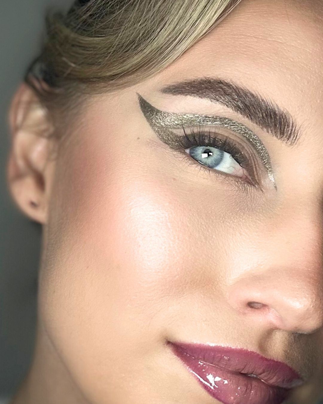 GLITTERNISTI Metallinhohtoinen eyeliner – Deep Bronze