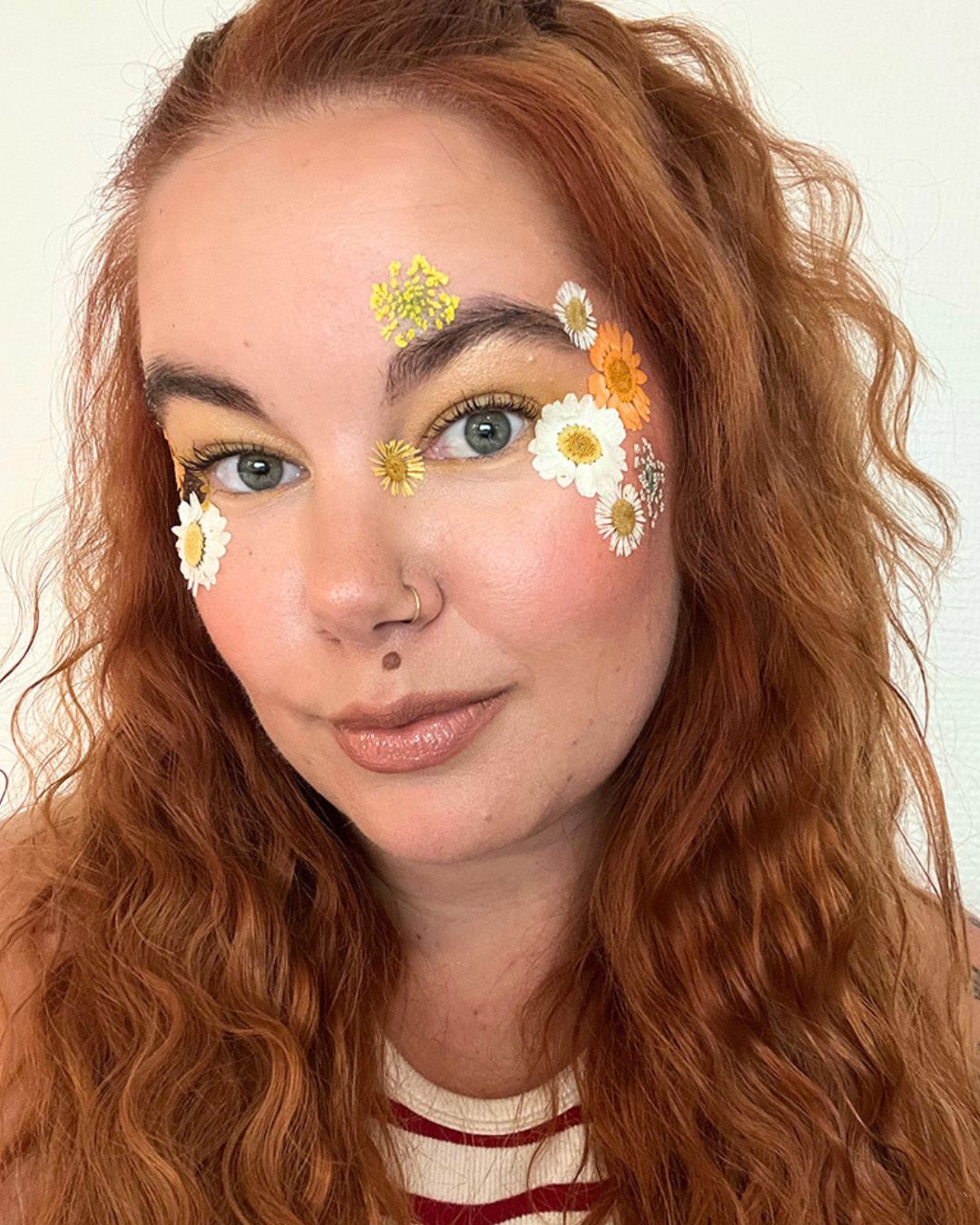 GLITTERNISTI Face Flowers kasvokukat Yellows